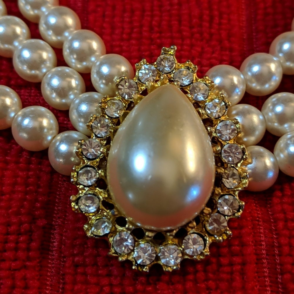 *. Choker - Picture 3 of 9